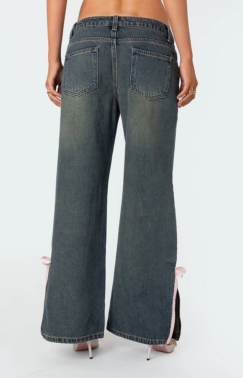 Edikted Bow Slitted Vintage Washed Jeans