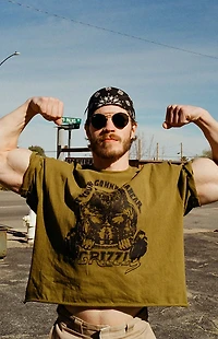 YIWO Beast Lift Cropped T-Shirt