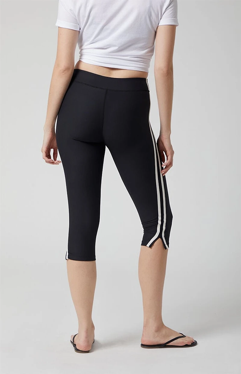 PAC 1980 WHISPER Active Monico Stripe Capri Leggings