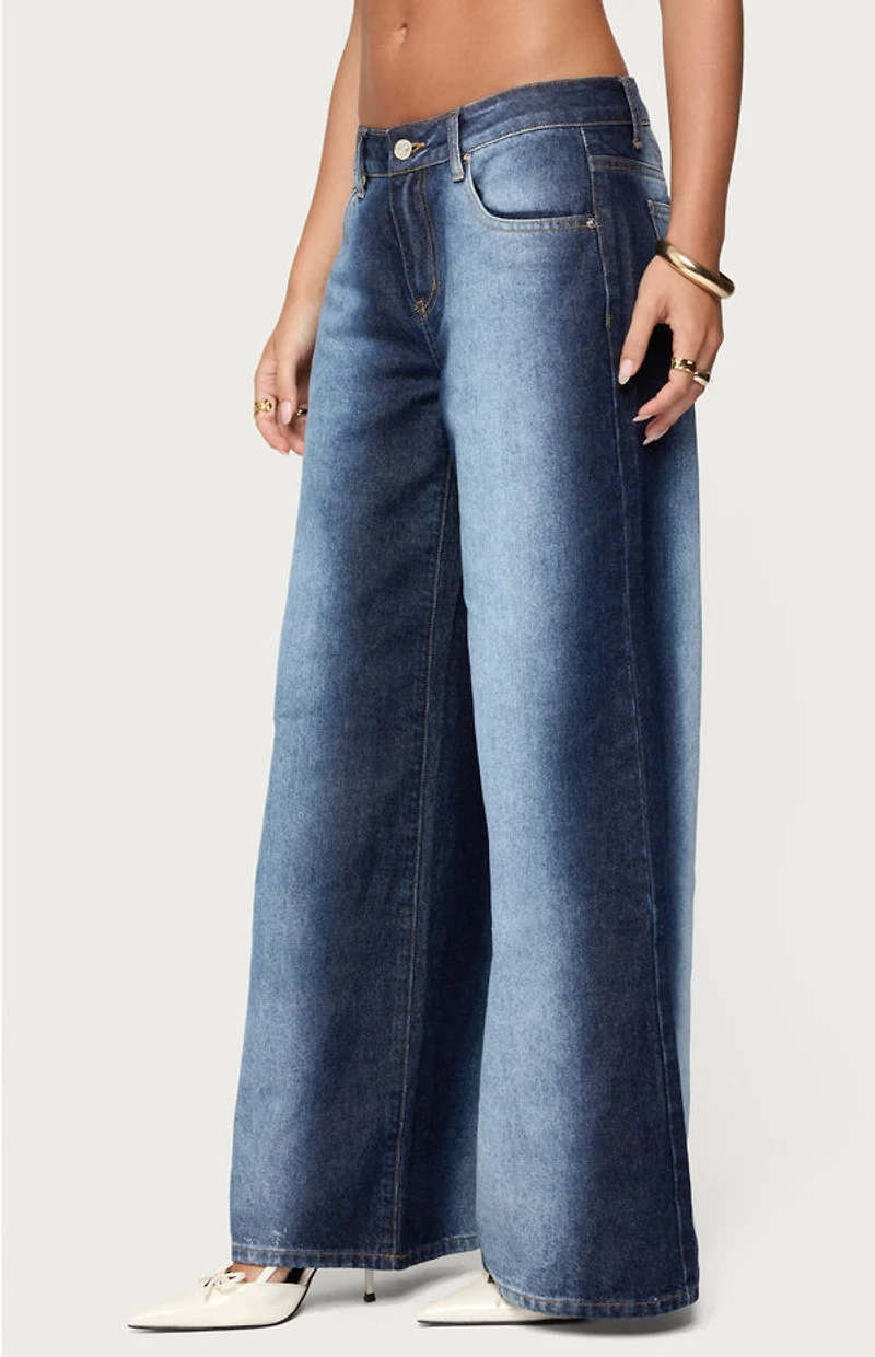 Edikted Ema Bleach Washed Low Rise Jeans