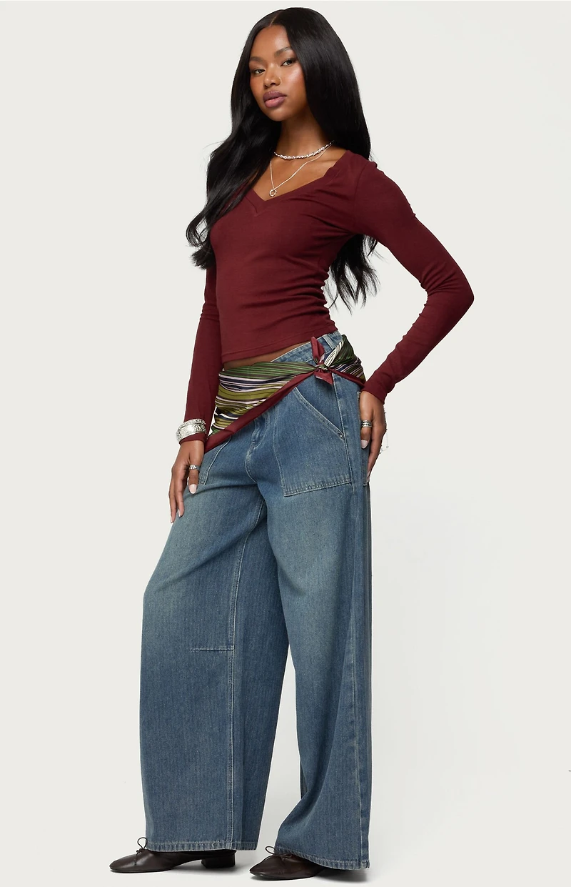 Edikted Larna V Neck Ribbed T-Shirt