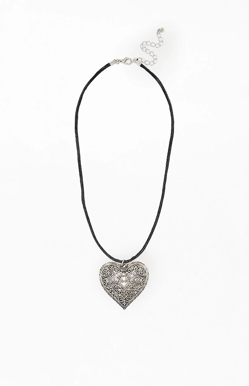 LA Hearts Cleo Heart Pendant Rope Necklace