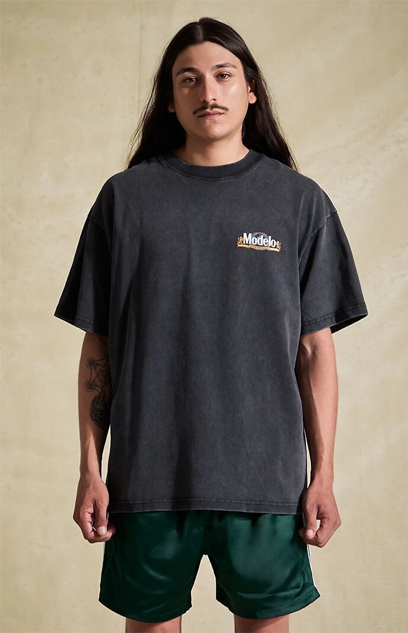 Modelo Bucket Ring T-Shirt