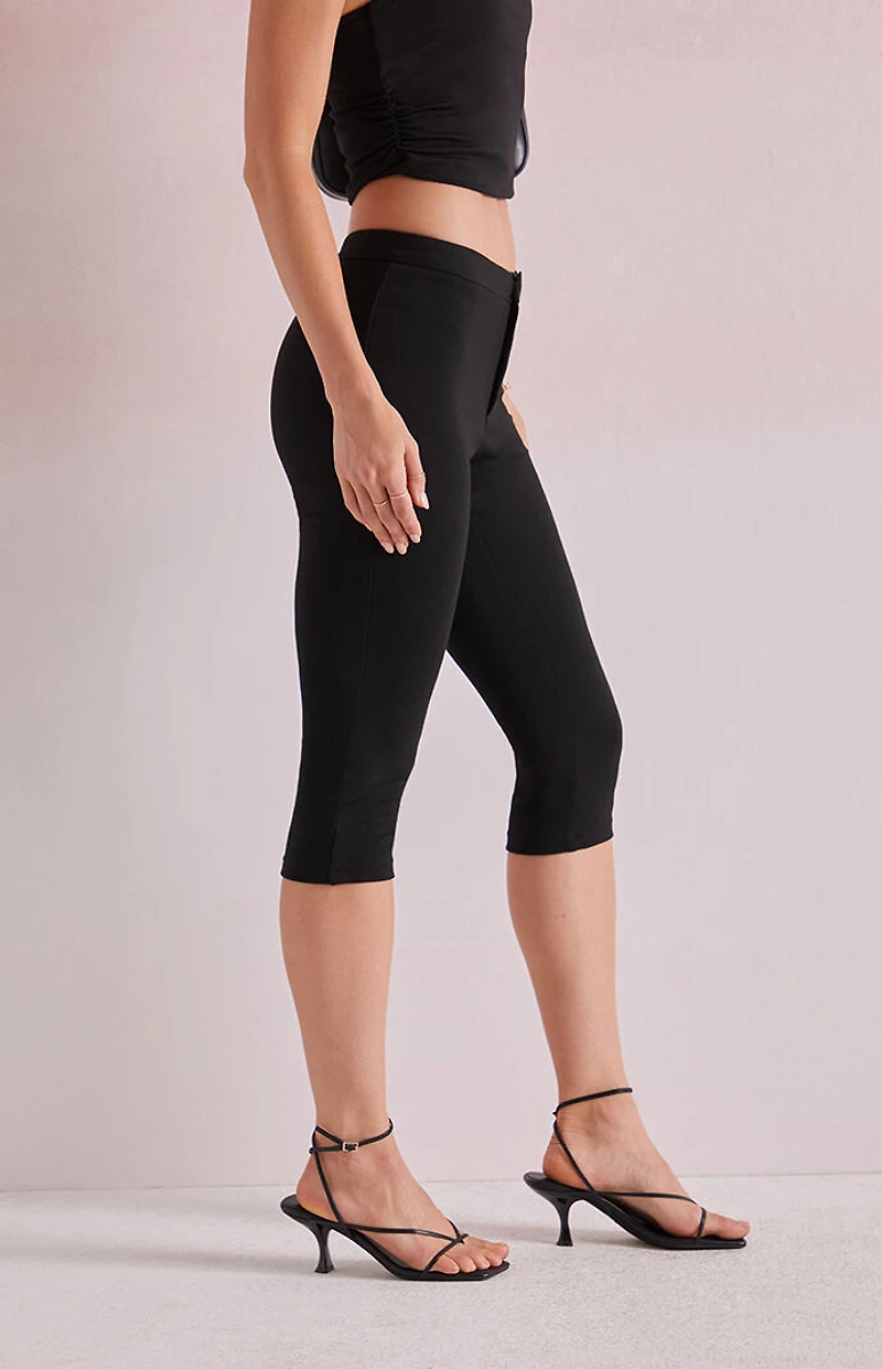 Beverly and Beck Solid Capri Pants