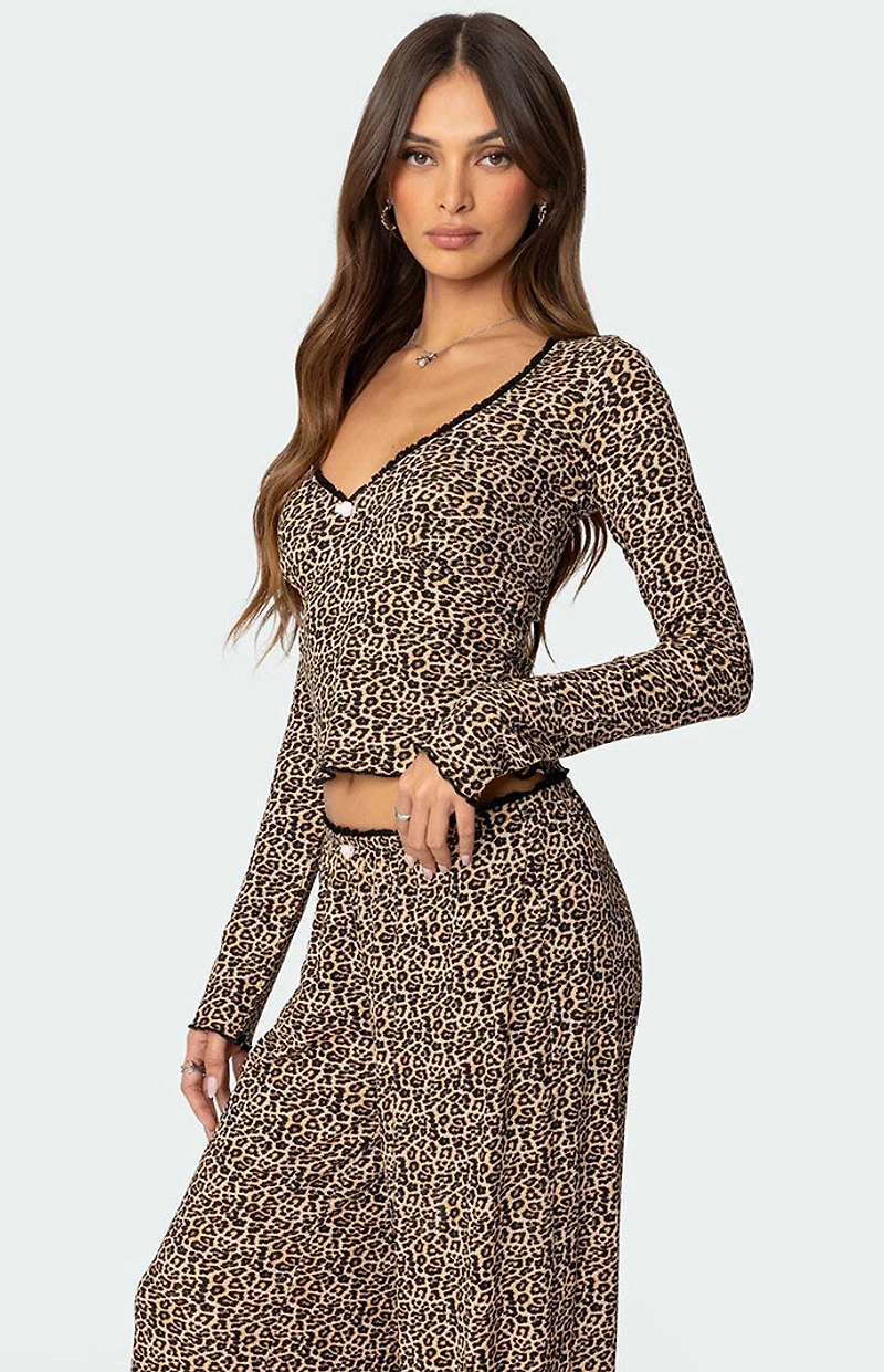 Edikted Lue Leopard Printed Ribbed V Neck Top