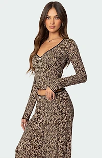 Edikted Lue Leopard Printed Ribbed V Neck Top