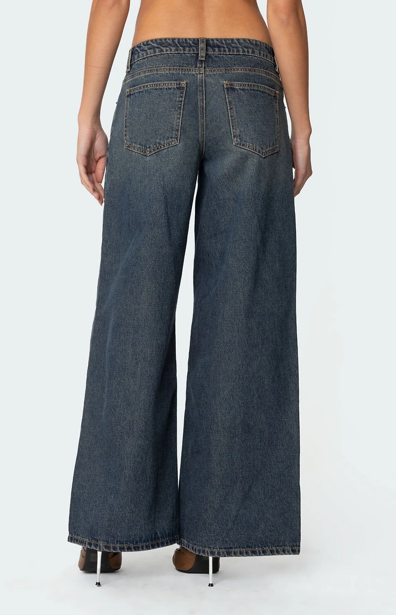 Edikted Laney Vintage Washed Low Rise Jeans