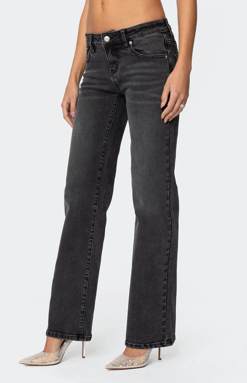 Edikted Shayna Low Rise Jeans