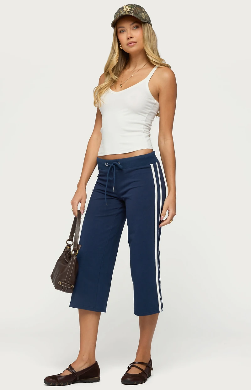 Edikted Zanele Side Stripe Capri Sweatpants