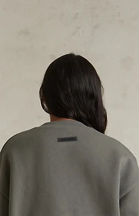 Fear of God ESSENTIALS Kids Moss '90s Fit Fleece Crew Neck Sweatshirt