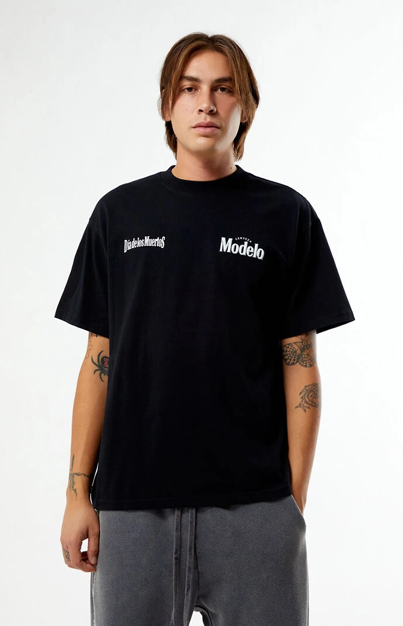 Modelo Altar Dia De Los Muertos T-Shirt