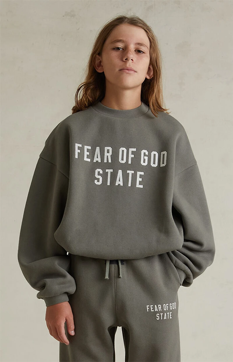 Fear of God ESSENTIALS Kids Moss '90s Fit Fleece Crew Neck Sweatshirt