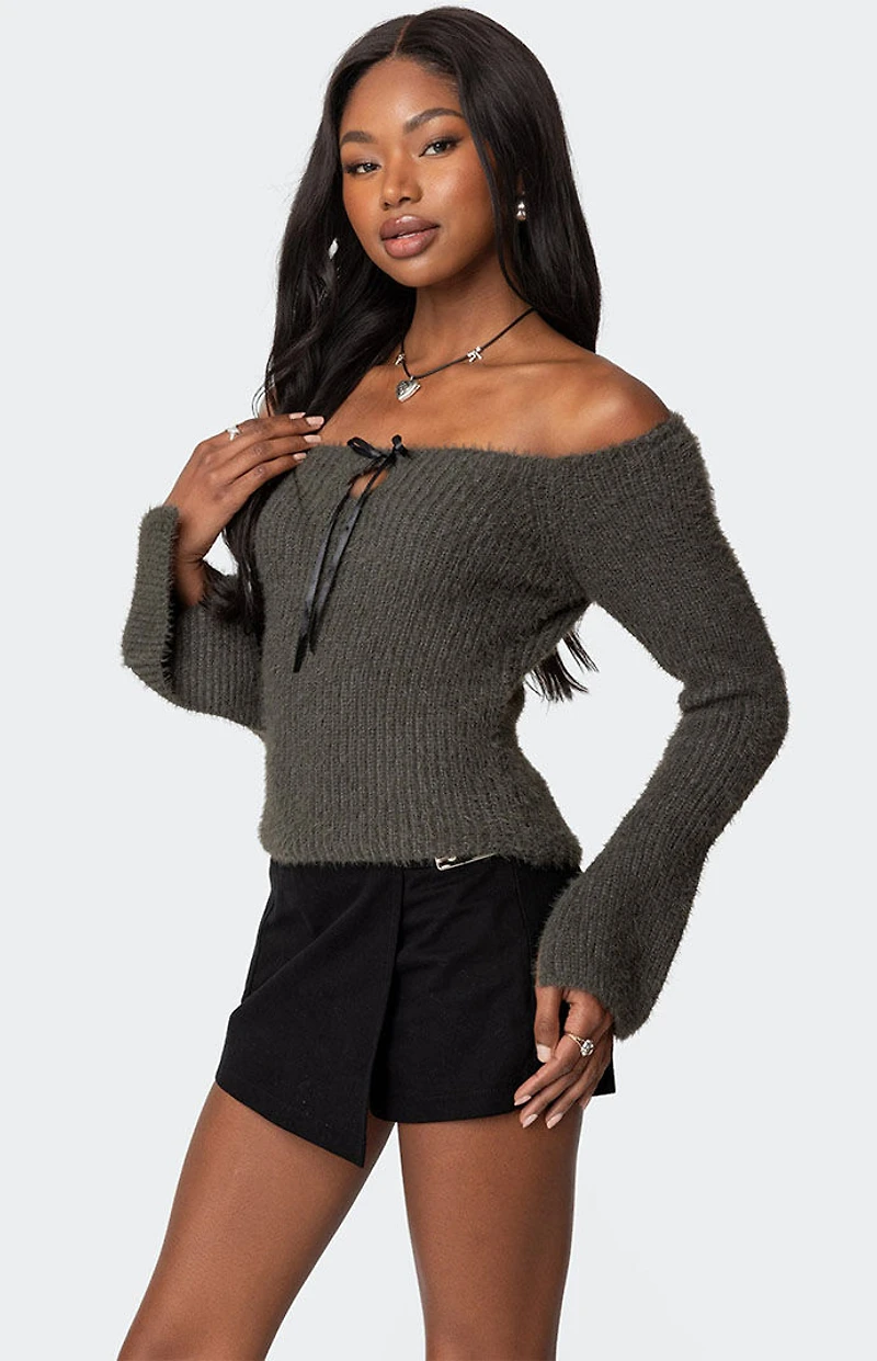 Edikted Keyhole Off Shoulder Ribbed Knit Top