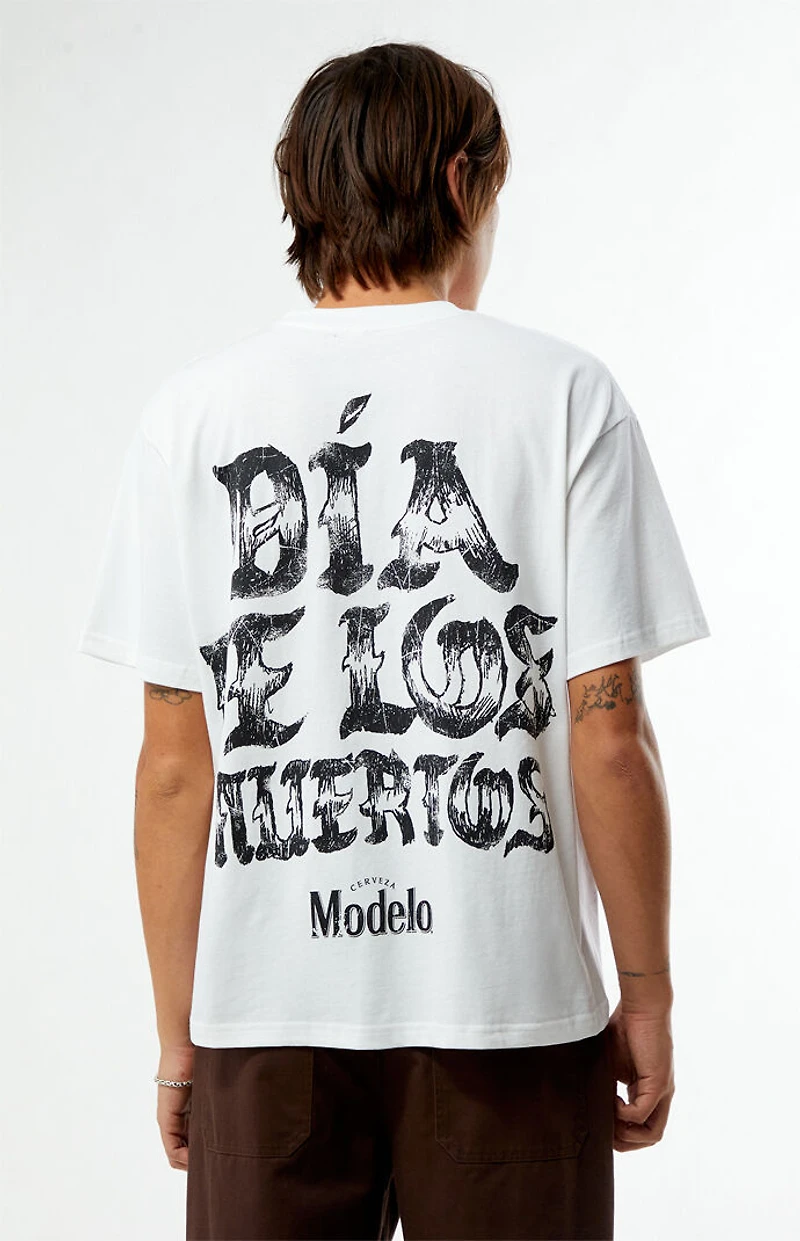 Modelo Salud Dia De Los Muertos T-Shirt