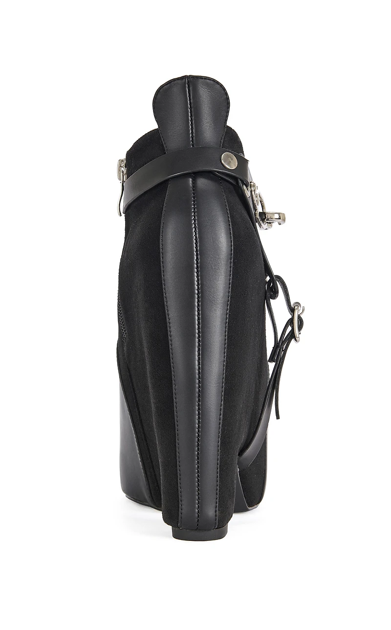 AZALEA WANG Women's Abyss Black Platform Hardware Booties