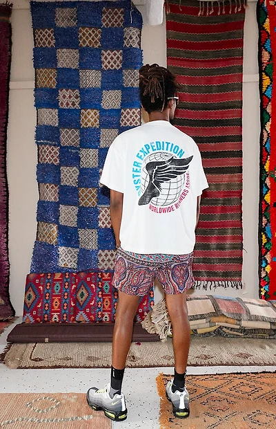 OYSTER EXPEDITION Worldwide Runners Assoc. T-Shirt
