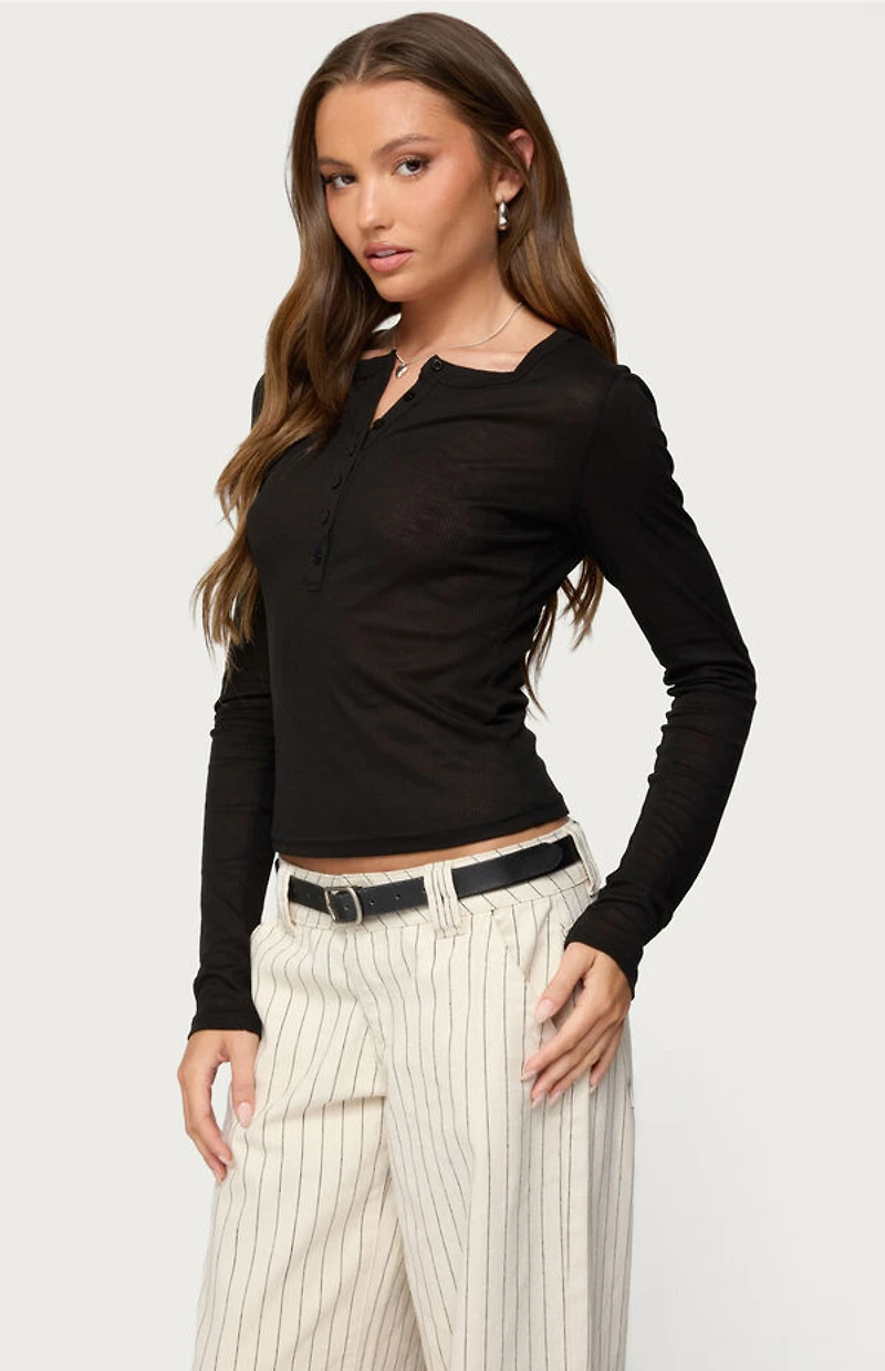 Edikted Nettie Ribbed Henley Top