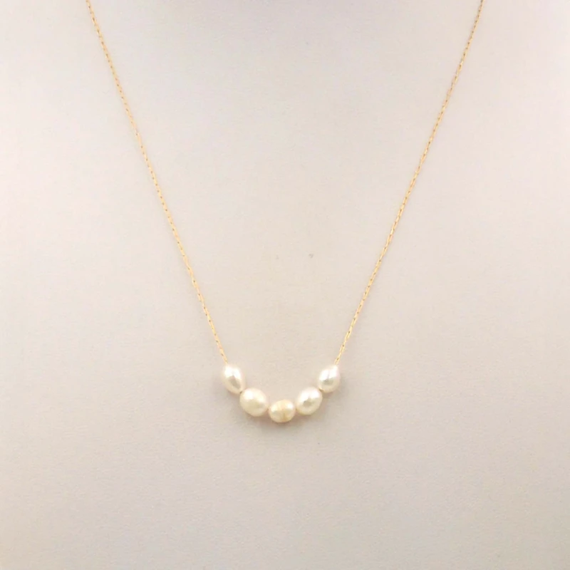 Dainty Pearl Necklace
