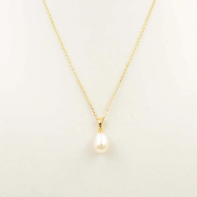 Pearl Pendant Necklace
