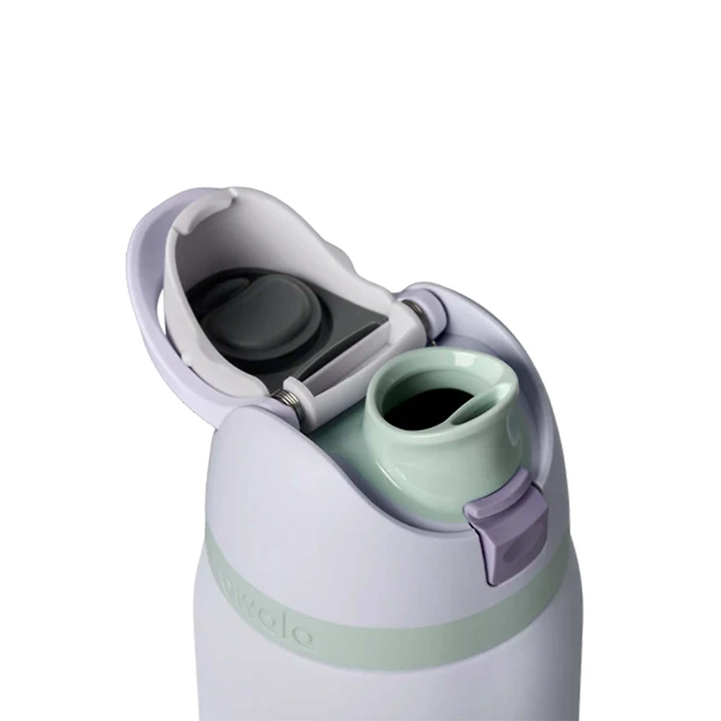 FreeSip® 32oz Stainless Steel Water Bottle in Open Air