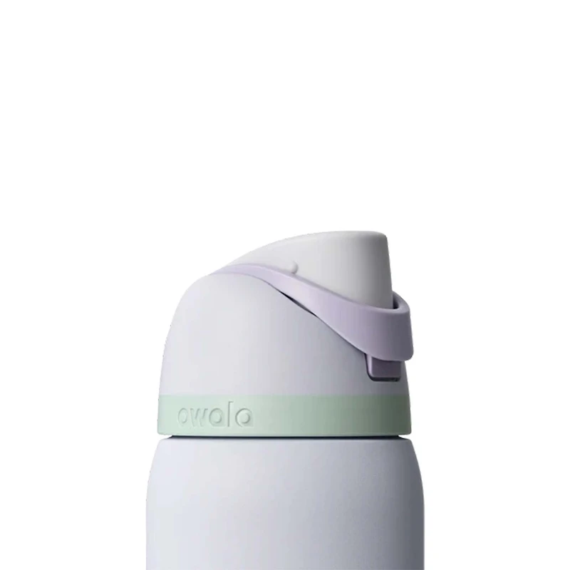 FreeSip® 32oz Stainless Steel Water Bottle in Open Air