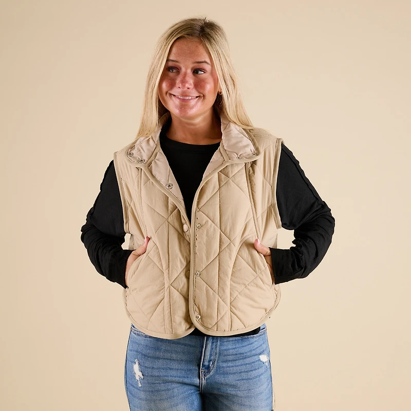 Quilted Lightweight Snap Vest