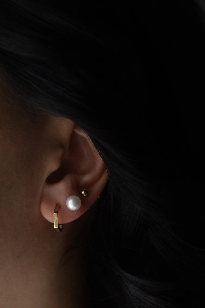 14MM Hexagon Huggies Hoop Earrings in 10kt Yellow Gold