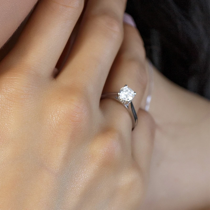Colourless Collection Solitaire Engagement Ring with 1.05 Carat TW of Diamonds in 18kt White Gold