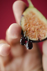 Ava Earrings with Garnet in 10kt White Gold