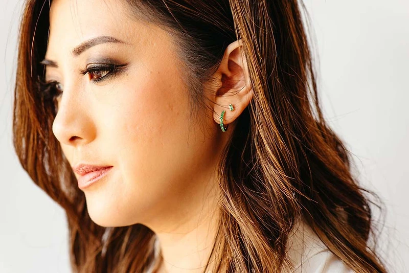 Hoop Earrings with Emerald in 10kt Yellow Gold
