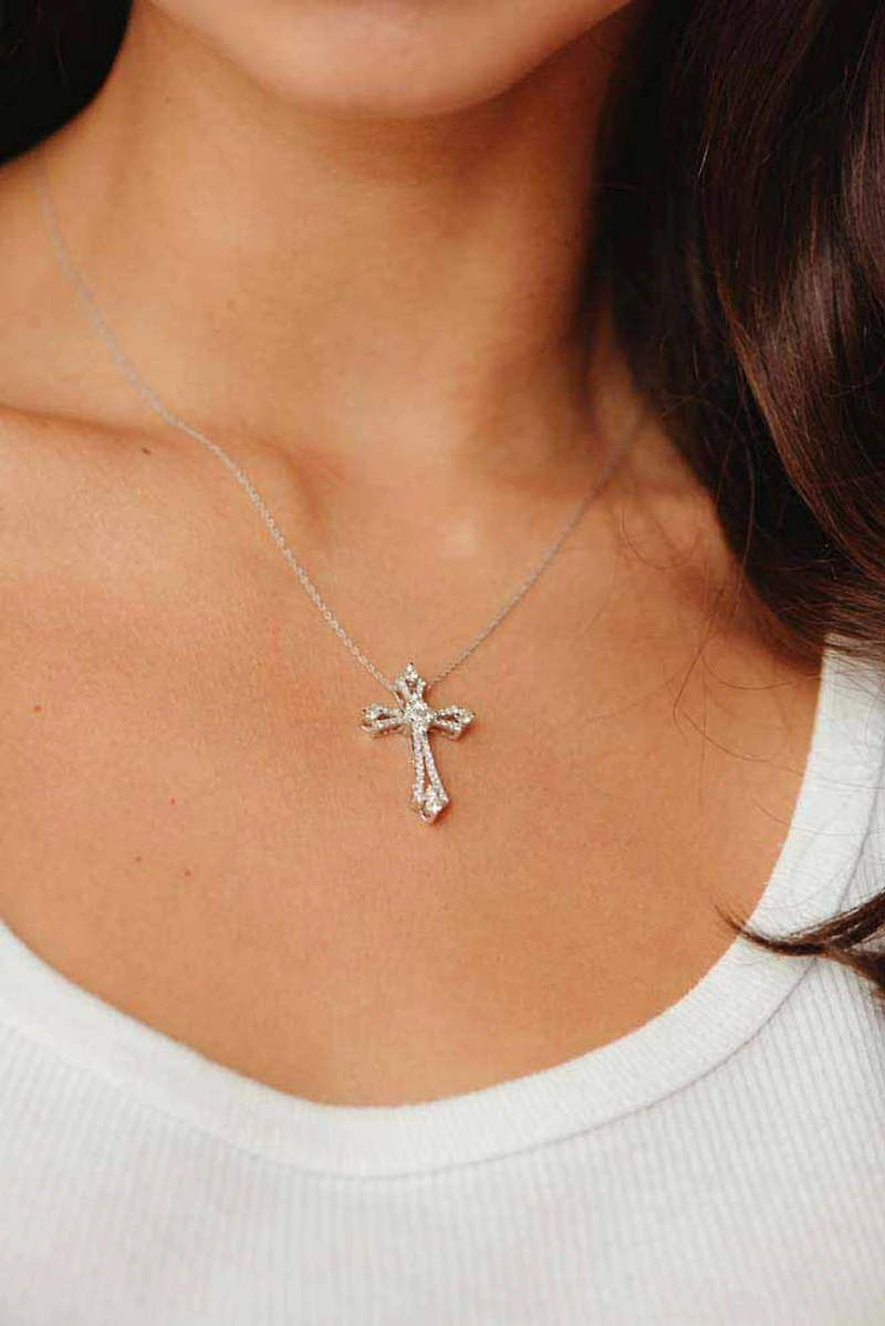 Cross Pendant with 1.00 Carat TW of Diamonds in 10kt White Gold with Chain