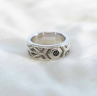 Marvel Black Panther Ring with Black Spinel and .15 Carat TW of Diamonds in Silver