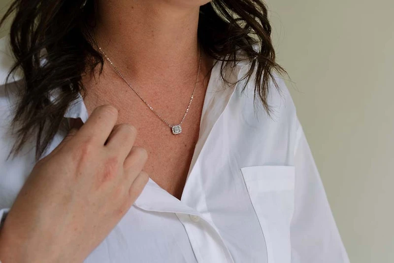 Emerald Halo Pendant with 1.00 Carat TW of Lab Created Diamonds in 14kt White Gold with Chain