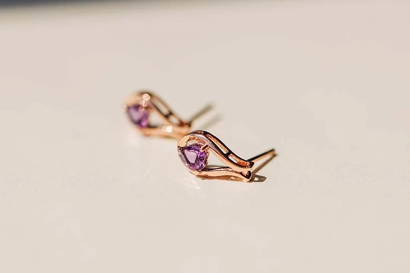 Earrings with 5MM Heart Shape Amethyst in 10kt Rose Gold