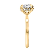 Round Engagement Ring with Carat TW of Lab Created Diamonds in 14kt Yellow Gold