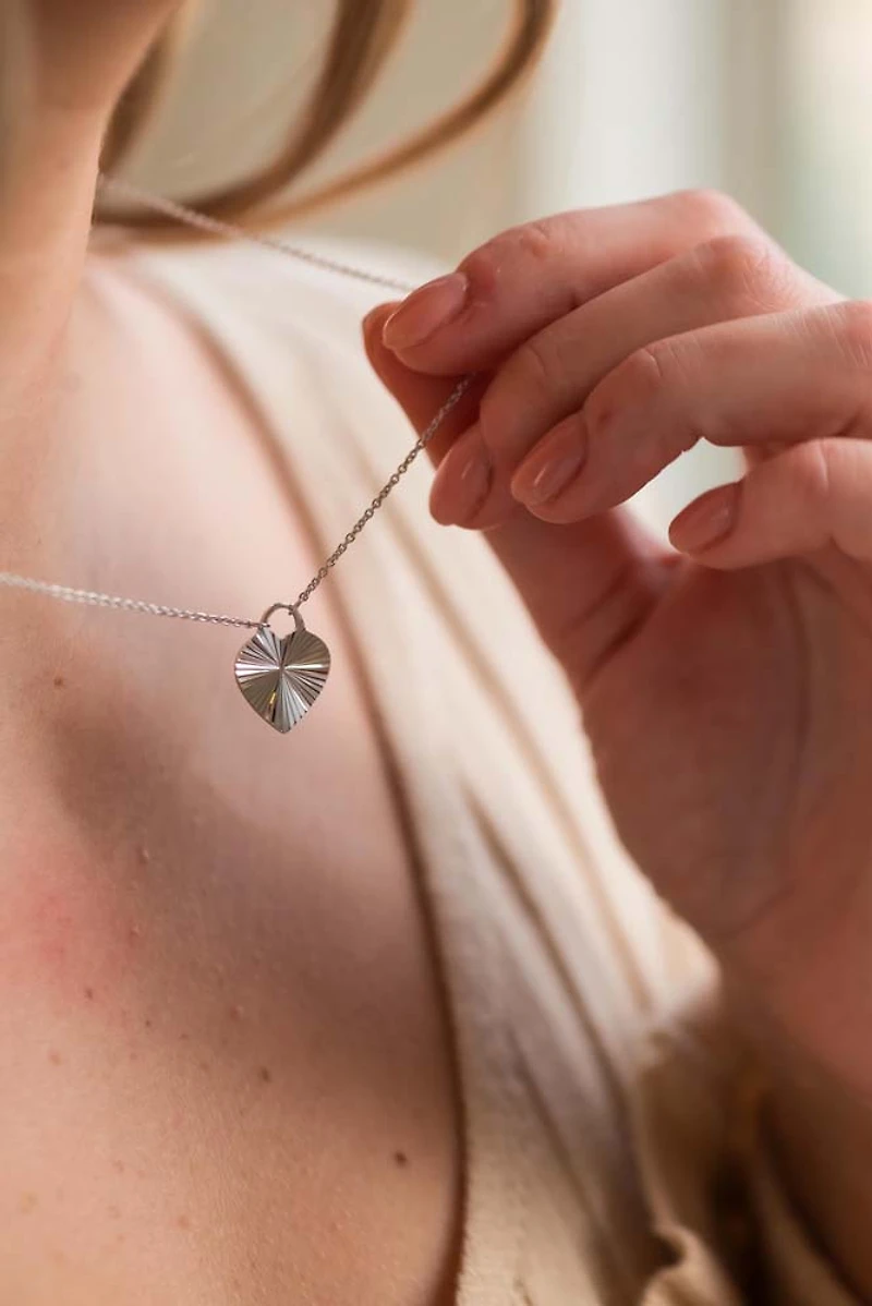 17.5″ Textured Heart Necklace in Sterling Silver