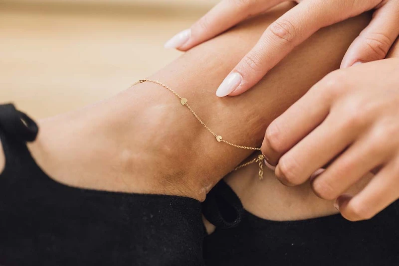 9″+1″ Station Heart Anklet in 10kt Yellow Gold