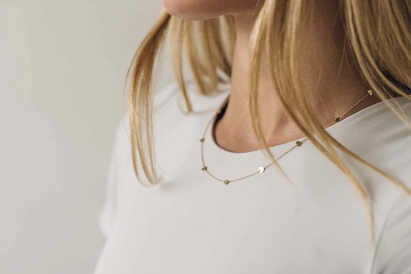 16″+2″ Station Heart Necklace in 10kt Yellow Gold