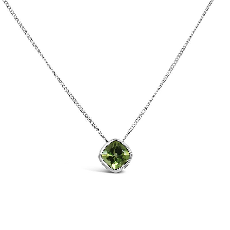 Bezel Pendant with 5mm Peridot in 10kt White Gold with Chain