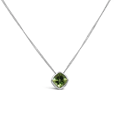 Bezel Pendant with 5mm Peridot in 10kt White Gold with Chain