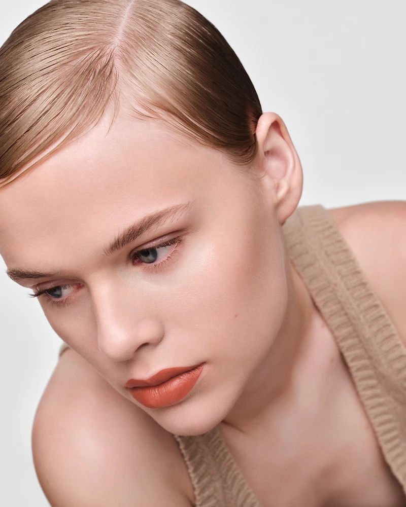 Prada Monochrome Hyper Matte lipstick - B05 - FAUVE