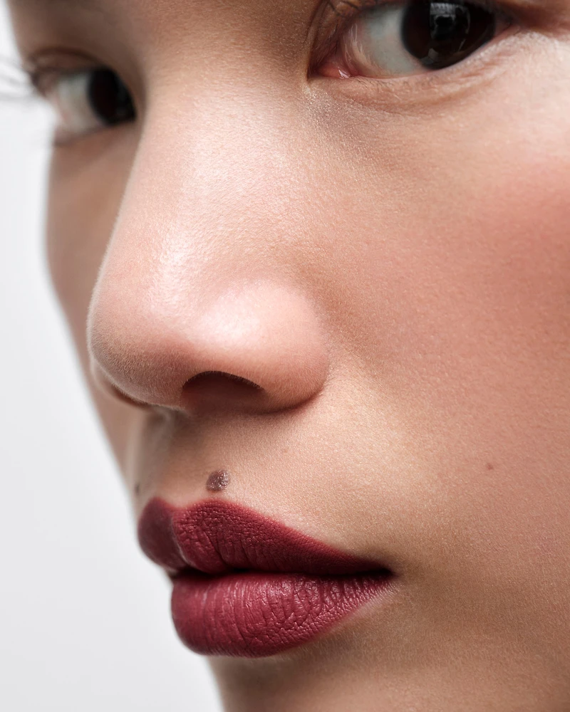 Prada Monochrome Hyper Matte lipstick - B15 - UNIFORM