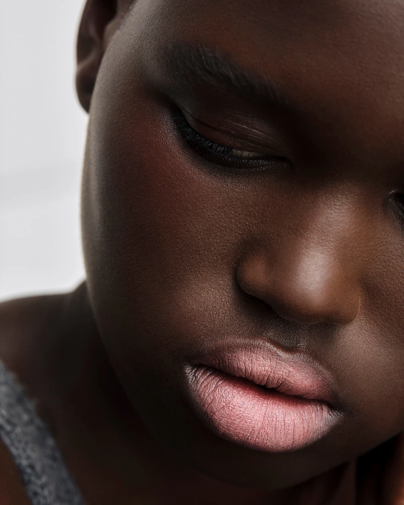 Prada Monochrome Soft Matte lipstick - P159 - NUDO