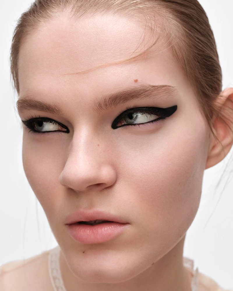 Pradalines eye pencil