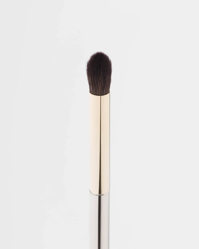 06 Eye shaping brush