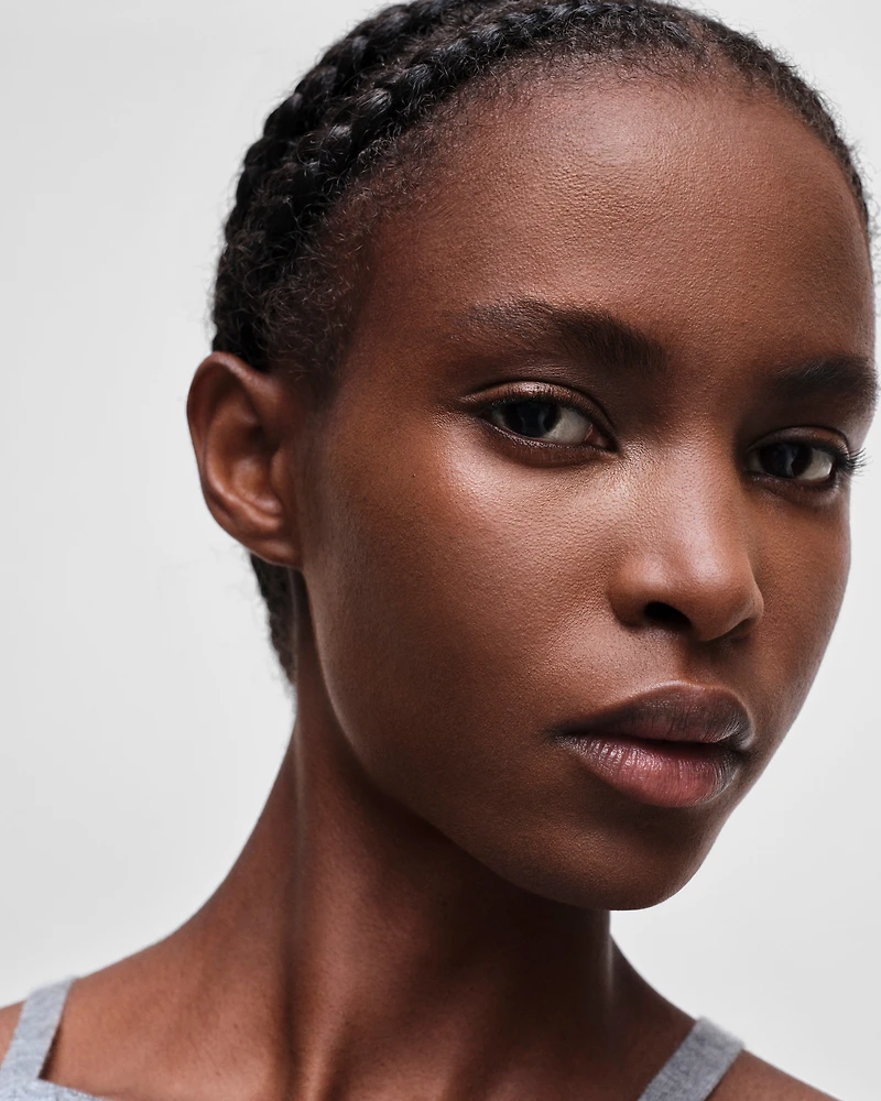Prada Reveal Skin optimizing foundation refill - DW85 - DARK WARM