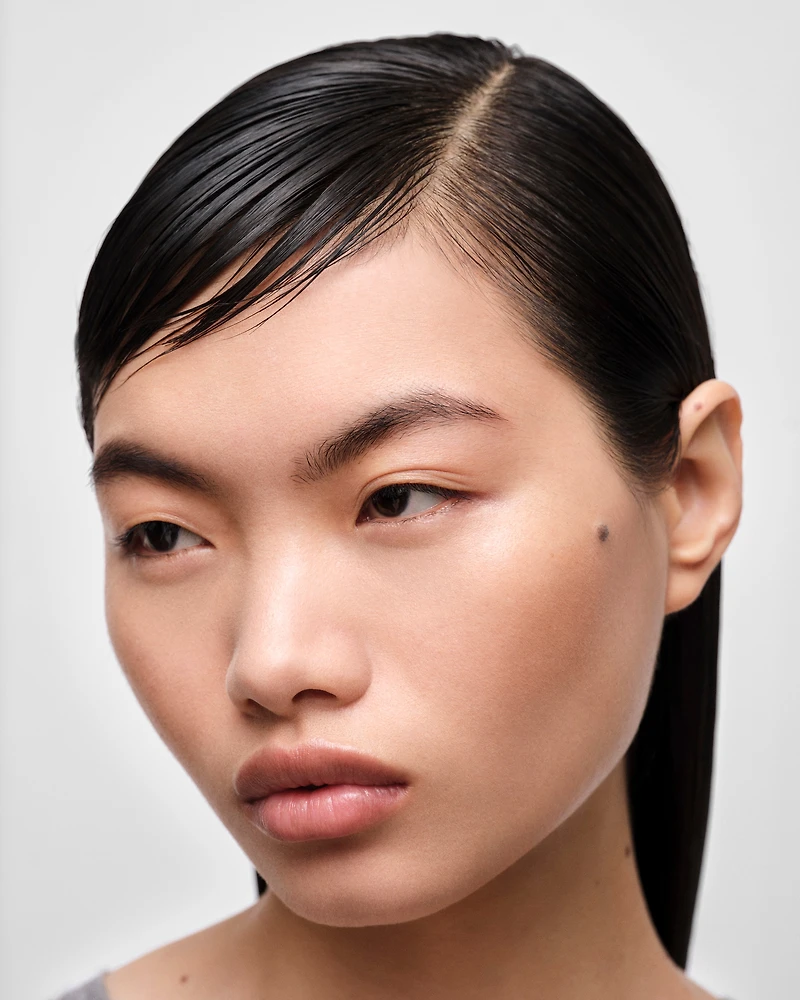 Prada Reveal Skin optimizing foundation refill - LW10 - LIGHT WARM