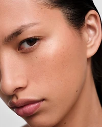 Prada Reveal Skin optimizing foundation - MN40 - MEDIUM NEUTRAL