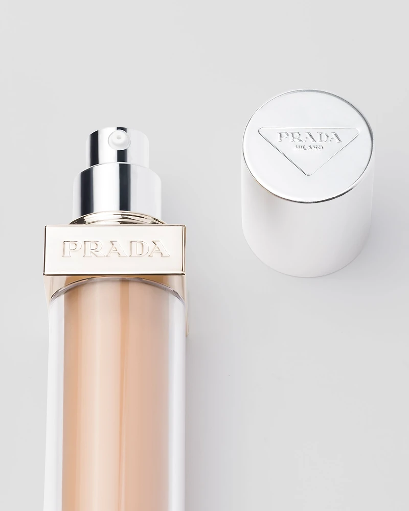 Prada Reveal Skin optimizing foundation - MW50 - MEDIUM WARM