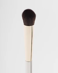04 Concealer buffing brush
